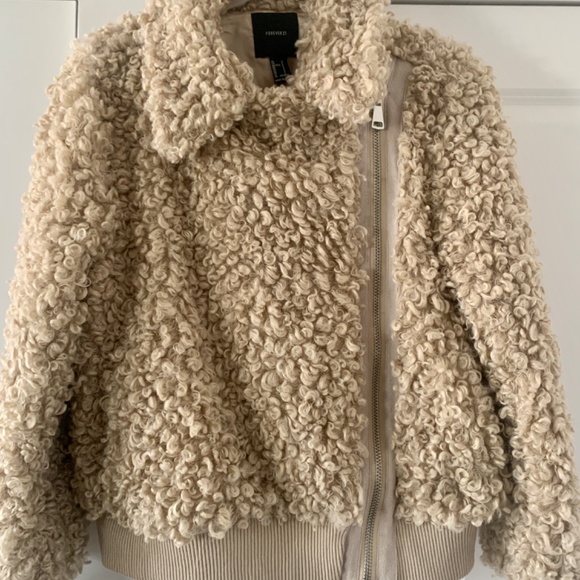 Forever XXI - Picture 3 of 4